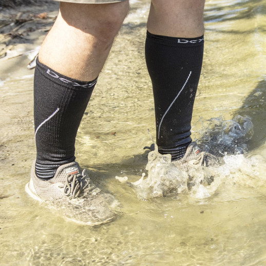 Водонепроникні шкарпетки Dexshell Mudder, чорні з сірими смужками S (36-38)